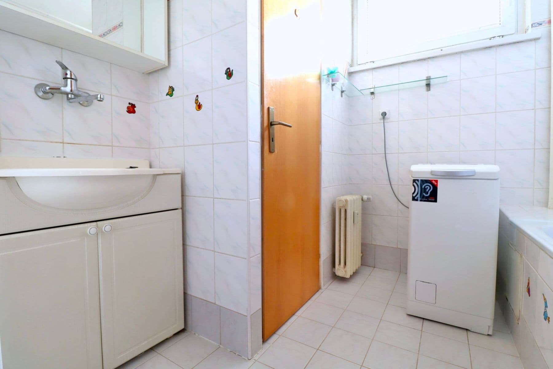Prenájom bytu 2-izbový 46 m², U bazénu, Praha, Praha Prenájom bytu 2-izbový 46 m², U bazénu, Praha, Praha