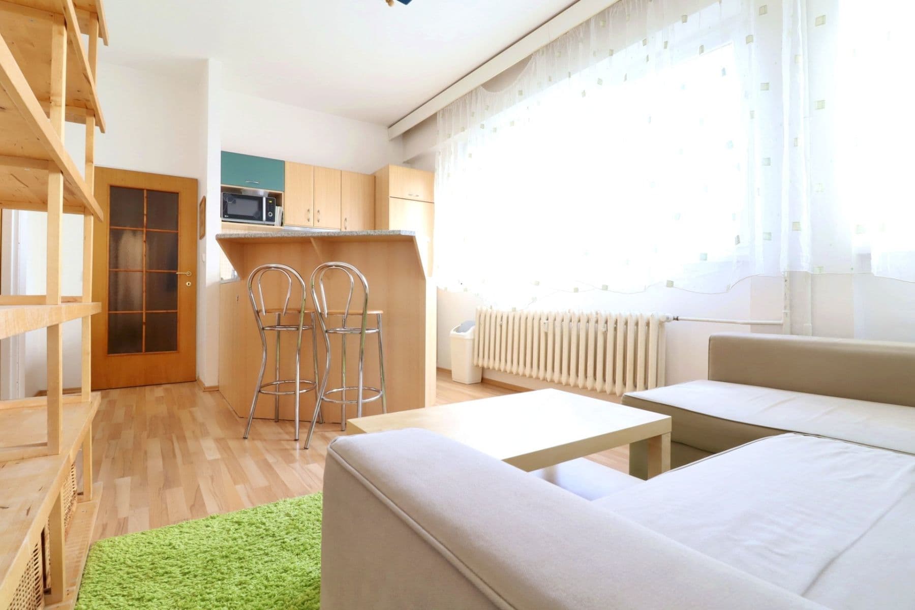Prenájom bytu 2-izbový 46 m², U bazénu, Praha, Praha Prenájom bytu 2-izbový 46 m², U bazénu, Praha, Praha