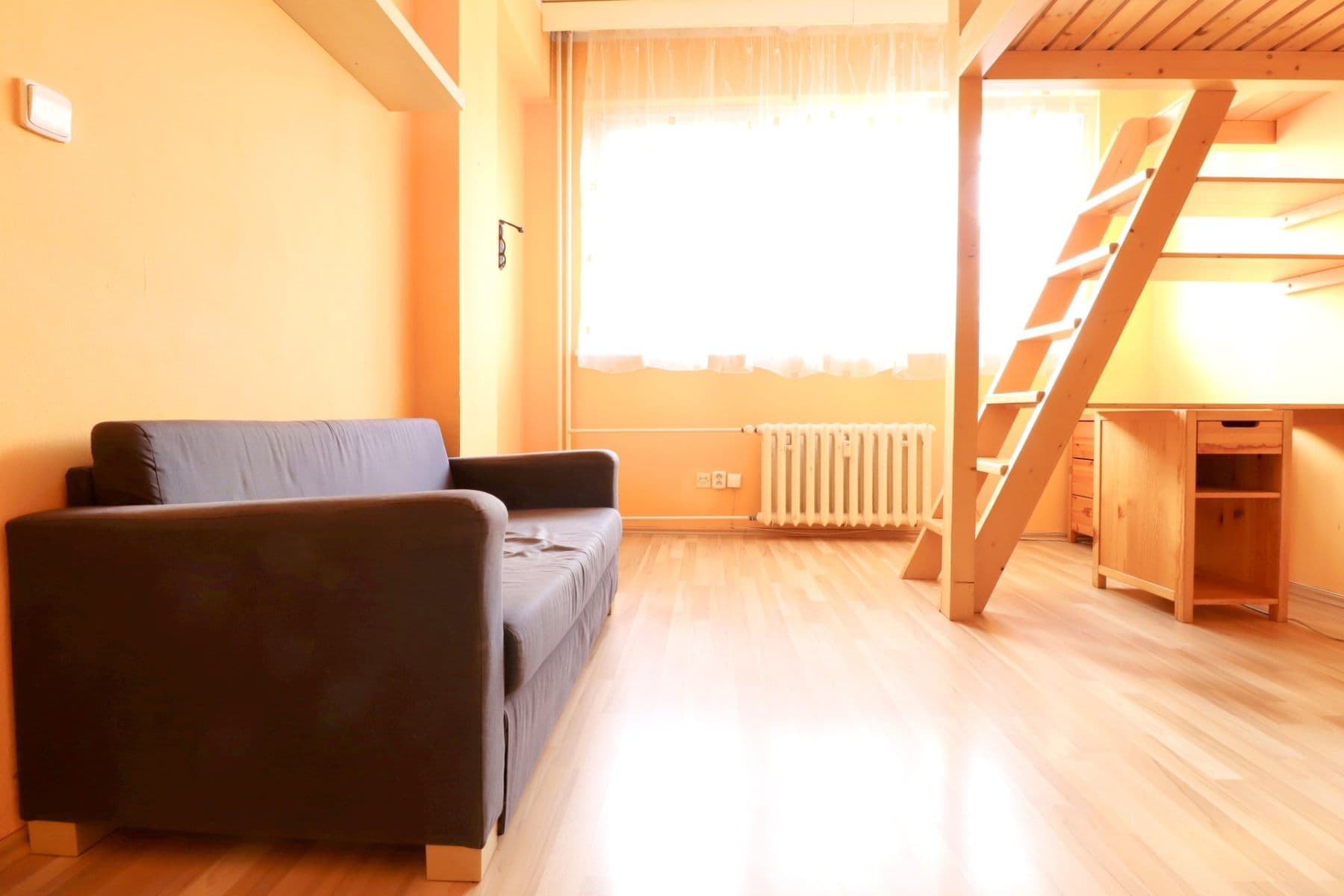 Prenájom bytu 2-izbový 46 m², U bazénu, Praha, Praha Prenájom bytu 2-izbový 46 m², U bazénu, Praha, Praha