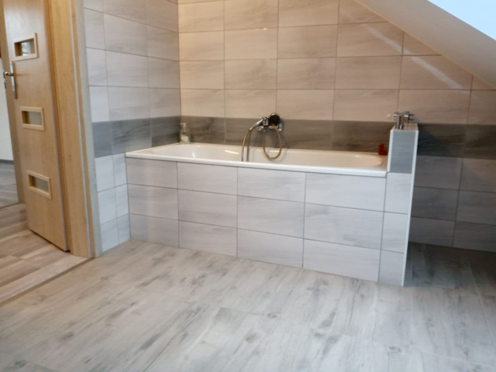 Predaj bytu 2-izbový 77 m², Sklenářka, Hořovice, Středočeský kraj Predaj bytu 2-izbový 77 m², Sklenářka, Hořovice, Středočeský kraj