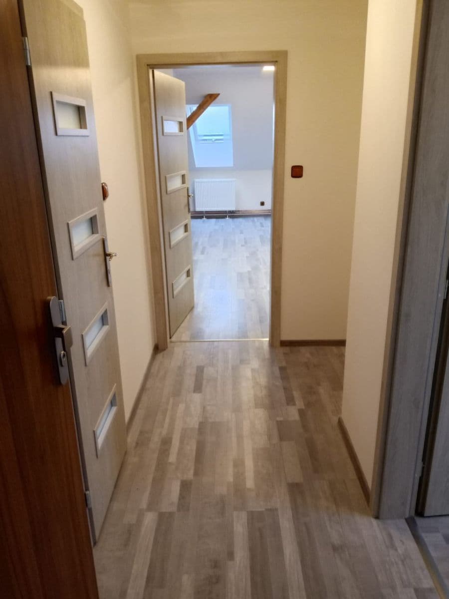 Predaj bytu 2-izbový 77 m², Sklenářka, Hořovice, Středočeský kraj Predaj bytu 2-izbový 77 m², Sklenářka, Hořovice, Středočeský kraj