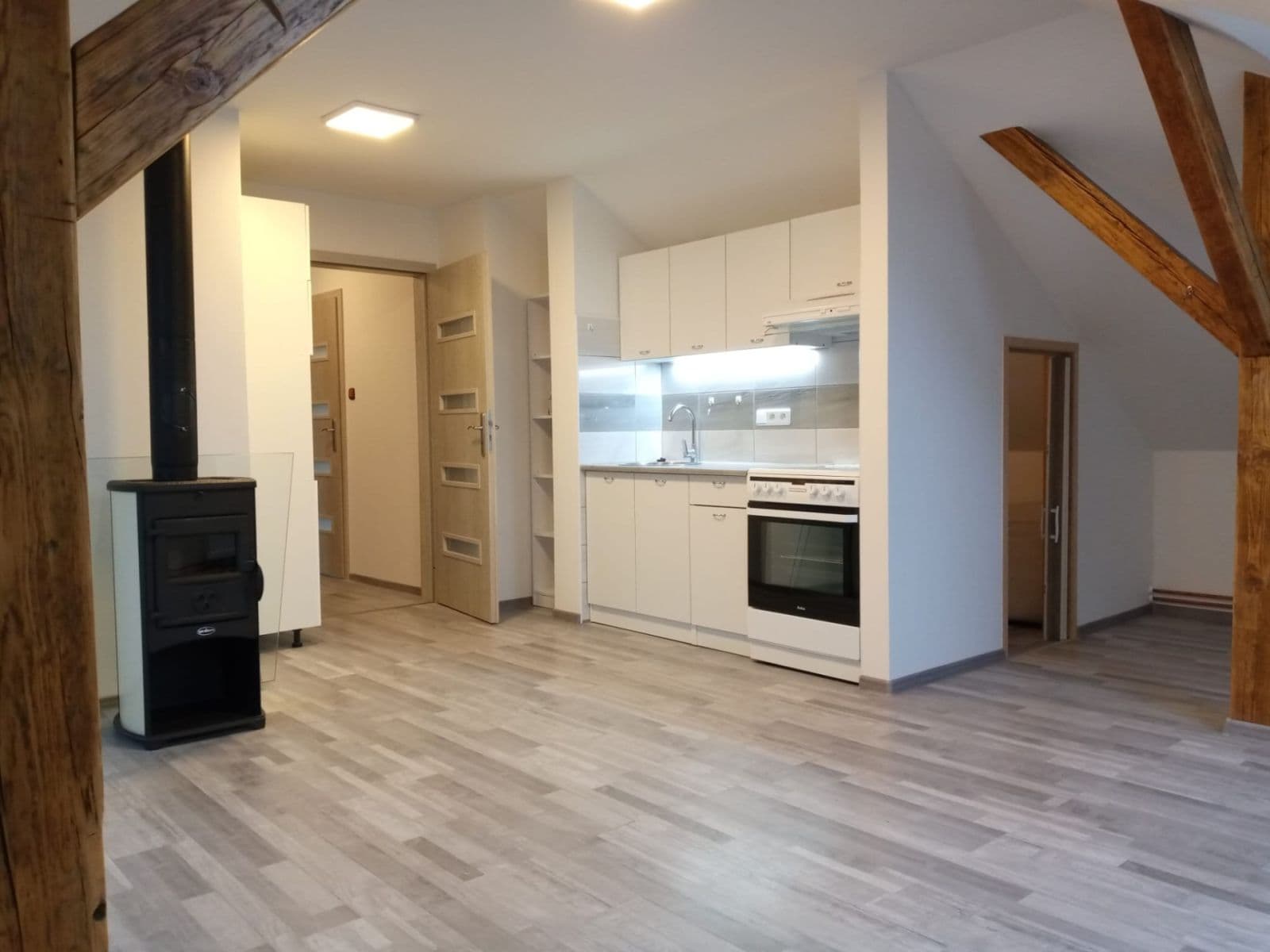 Predaj bytu 2-izbový 77 m², Sklenářka, Hořovice, Středočeský kraj Predaj bytu 2-izbový 77 m², Sklenářka, Hořovice, Středočeský kraj