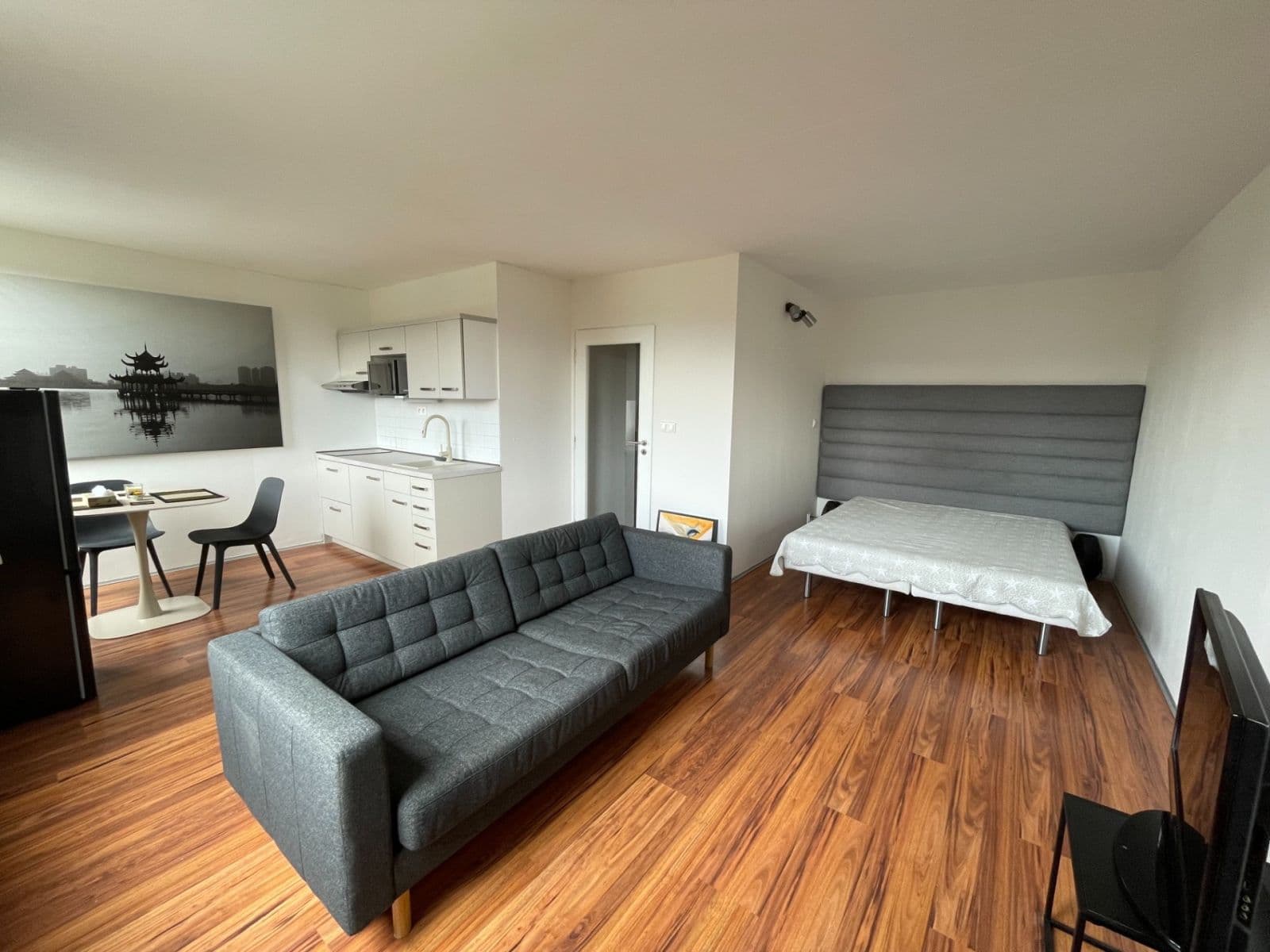 Prenájom bytu 1-izbový 36 m², Molákova, Praha, Praha Prenájom bytu 1-izbový 36 m², Molákova, Praha, Praha