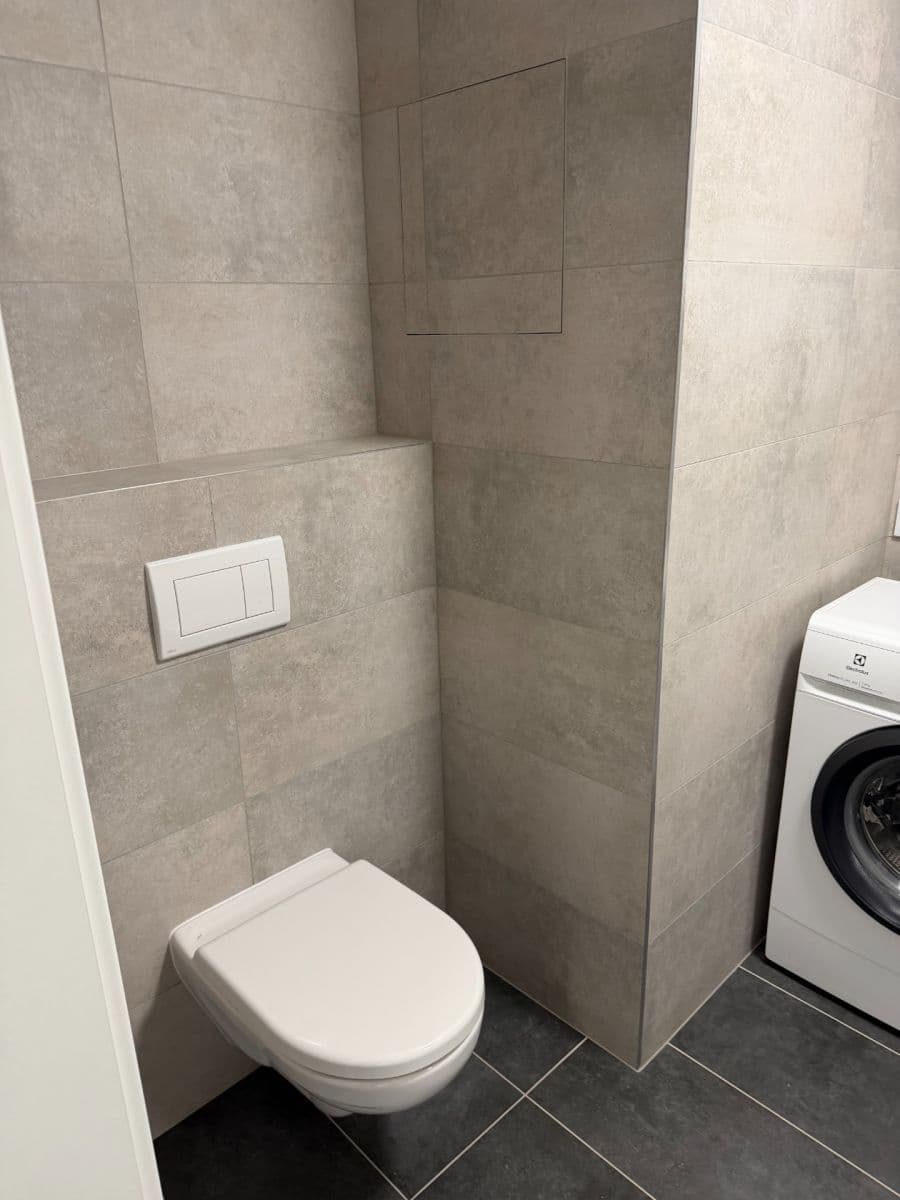 Prenájom bytu 2-izbový 48 m², Strančická, Praha, Praha Prenájom bytu 2-izbový 48 m², Strančická, Praha, Praha