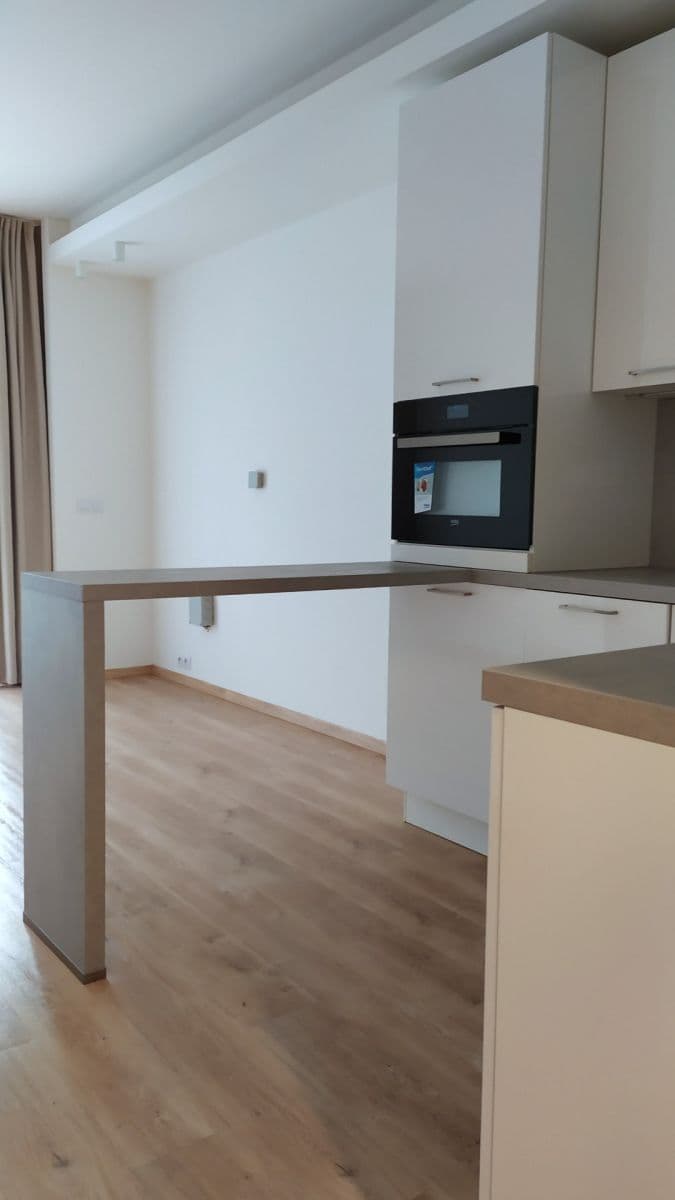 Prenájom bytu 1-izbový 30 m², Mukařovského, Praha, Praha Prenájom bytu 1-izbový 30 m², Mukařovského, Praha, Praha