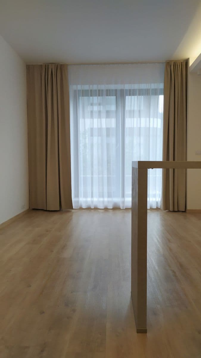 Prenájom bytu 1-izbový 30 m², Mukařovského, Praha, Praha Prenájom bytu 1-izbový 30 m², Mukařovského, Praha, Praha