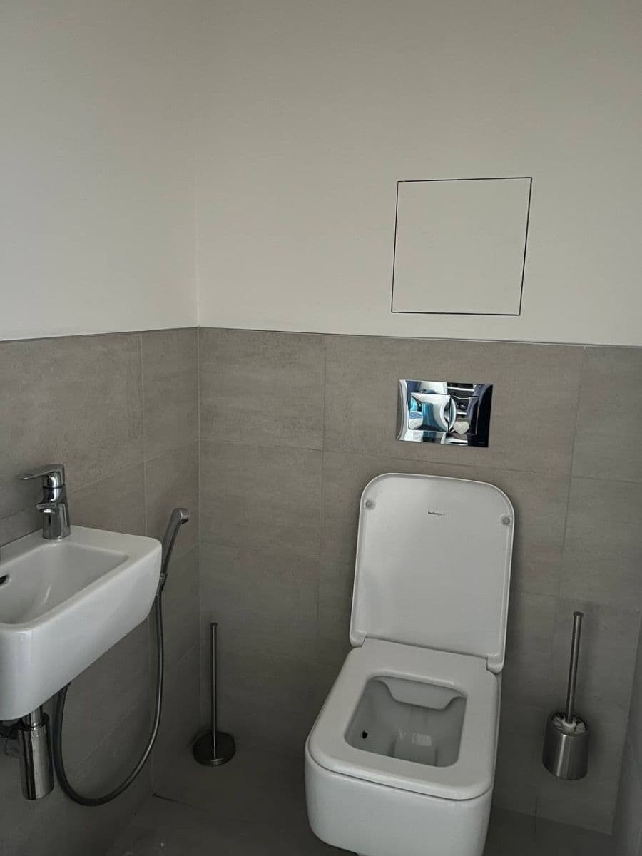 Prenájom bytu 2-izbový 53 m², Zenklova, Praha, Praha Prenájom bytu 2-izbový 53 m², Zenklova, Praha, Praha