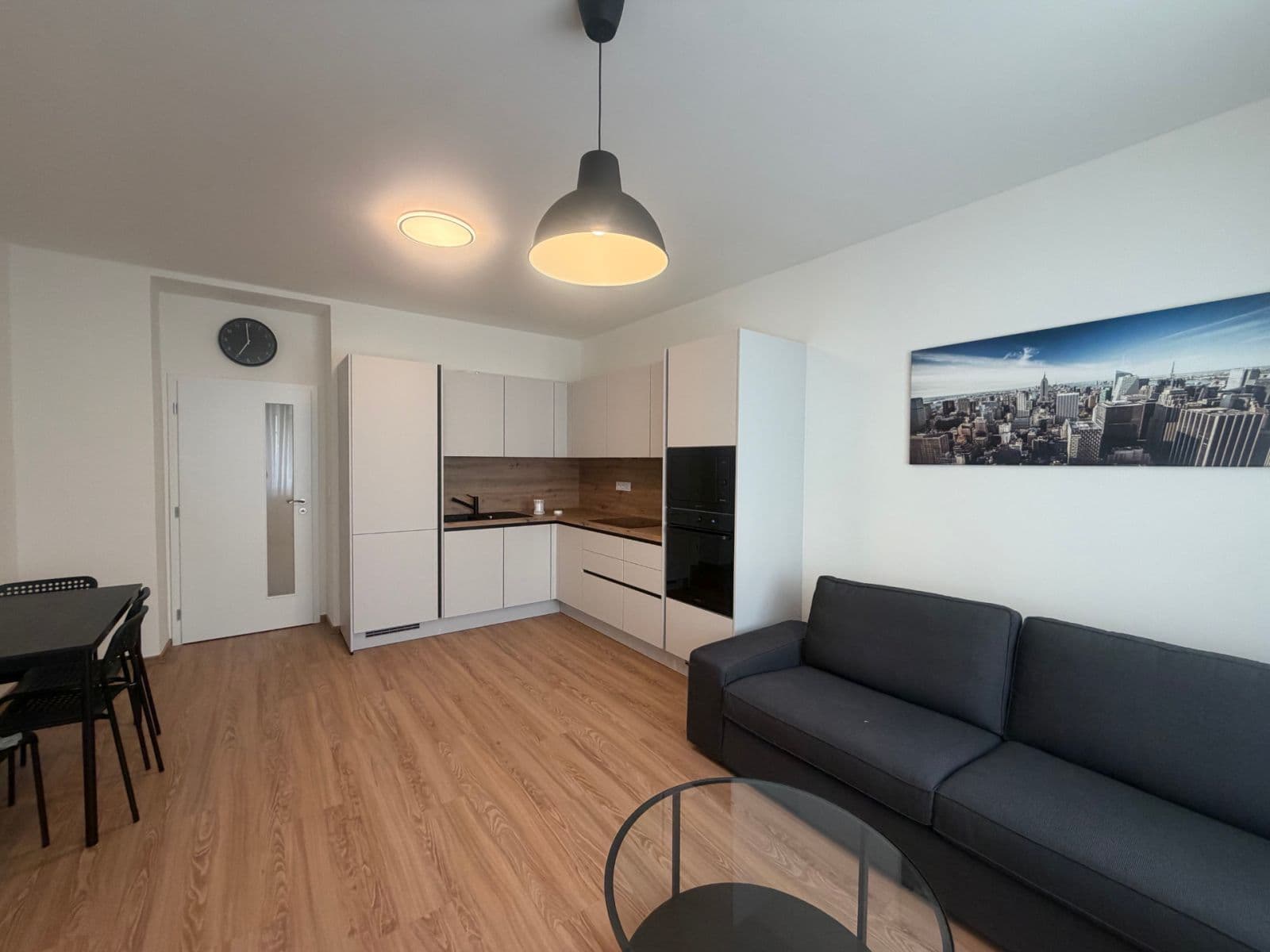 Prenájom bytu 3-izbový 87 m², U Jezerky, Praha, Praha Prenájom bytu 3-izbový 87 m², U Jezerky, Praha, Praha