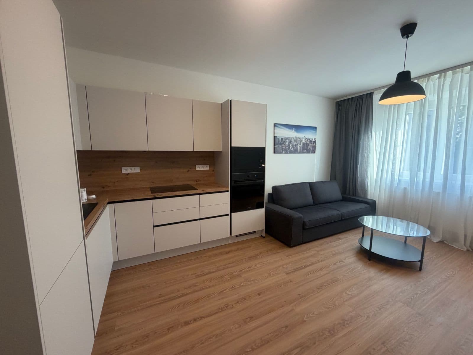 Prenájom bytu 3-izbový 87 m², U Jezerky, Praha, Praha Prenájom bytu 3-izbový 87 m², U Jezerky, Praha, Praha