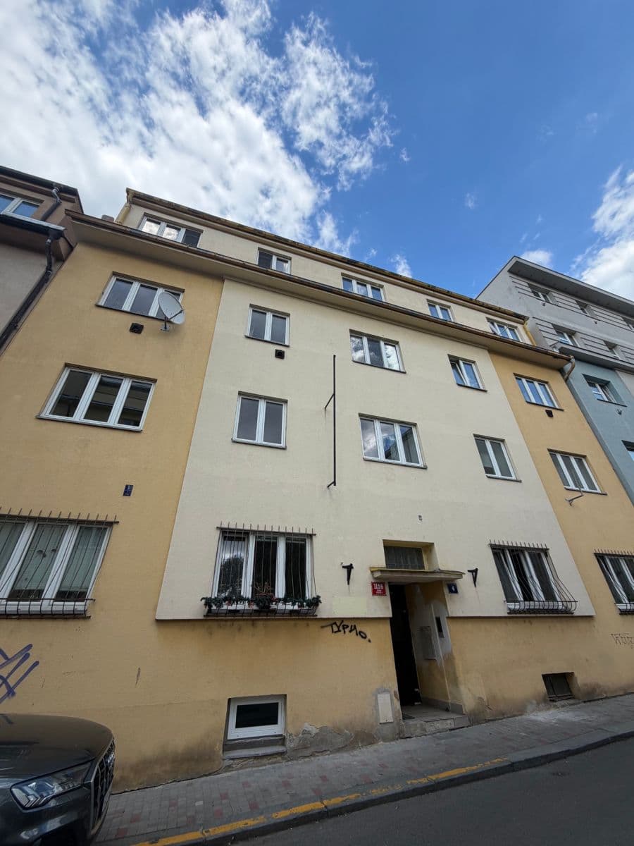 Prenájom bytu 3-izbový 87 m², U Jezerky, Praha, Praha Prenájom bytu 3-izbový 87 m², U Jezerky, Praha, Praha