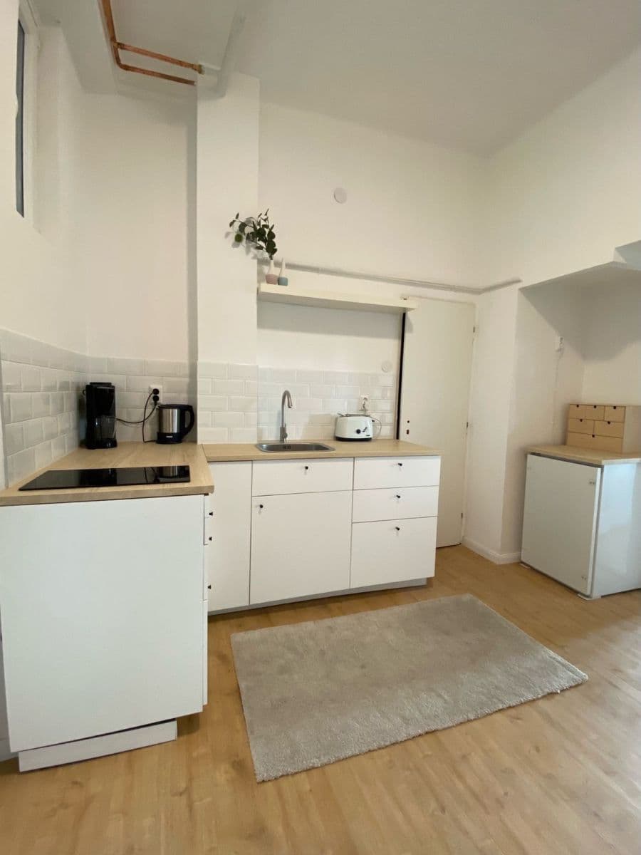 Prenájom bytu 2-izbový 50 m², Argentinská, Praha, Praha Prenájom bytu 2-izbový 50 m², Argentinská, Praha, Praha