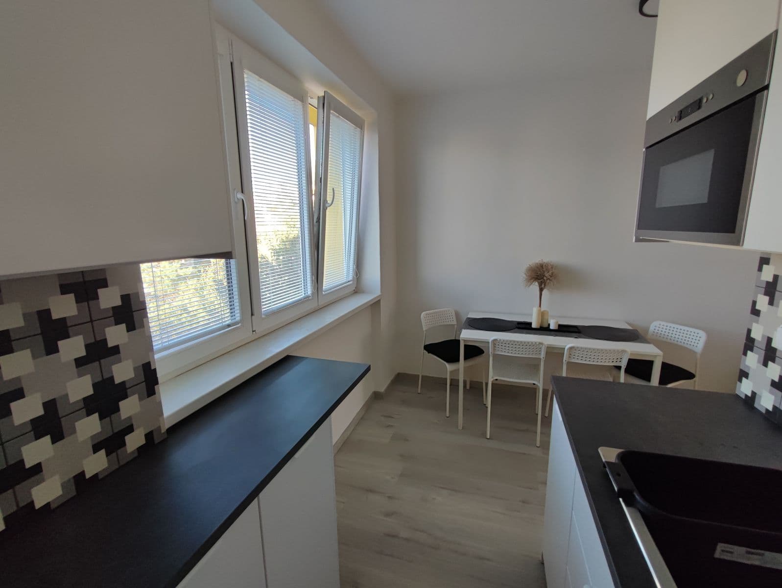 Prenájom bytu 2-izbový 54 m², Praha, Praha Prenájom bytu 2-izbový 54 m², Praha, Praha