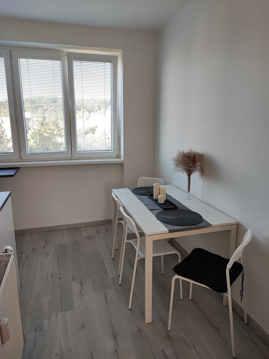 Prenájom bytu 2-izbový 54 m², Praha, Praha Prenájom bytu 2-izbový 54 m², Praha, Praha