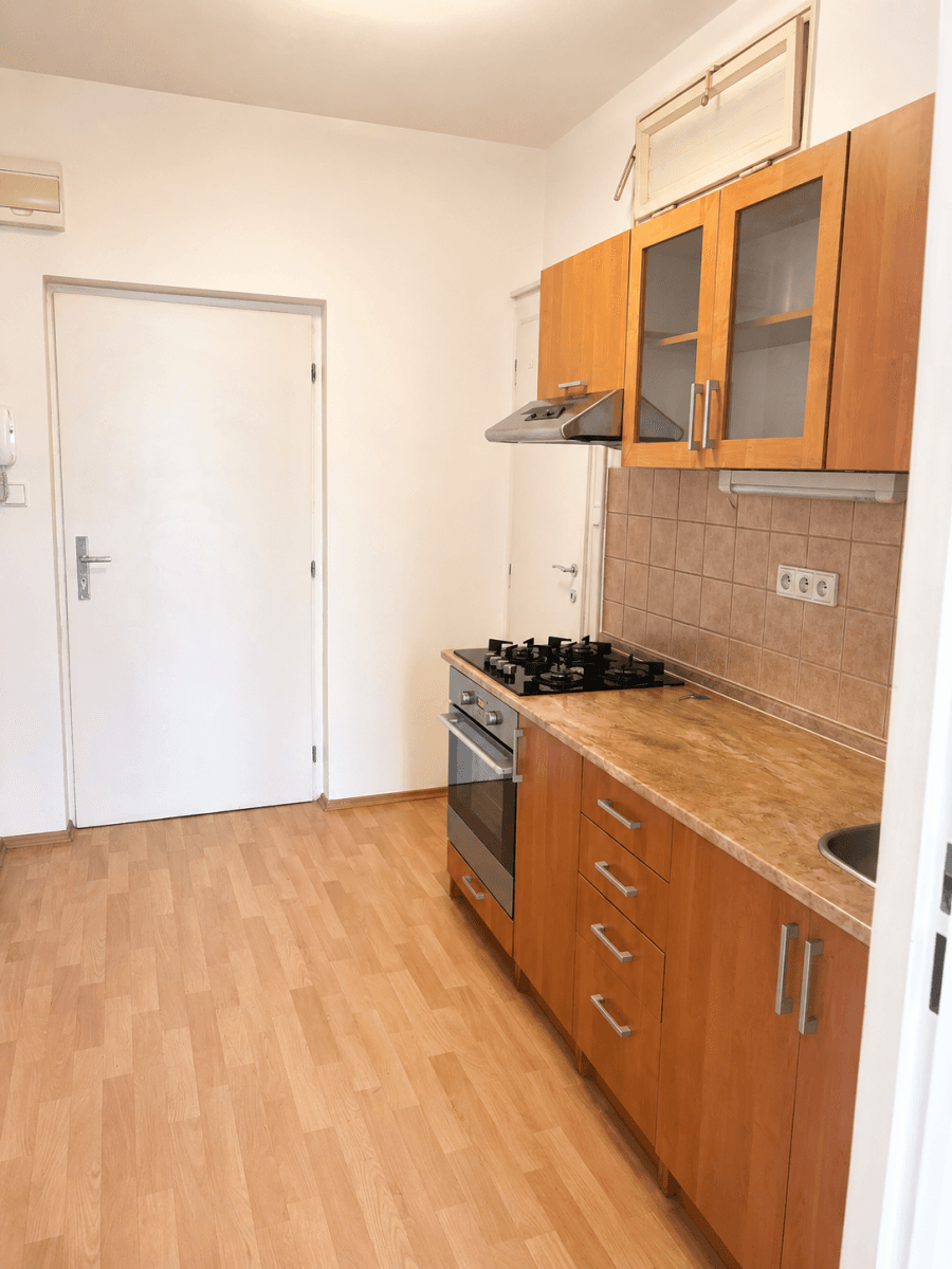 Predaj bytu 1-izbový 35 m², Kloboučnická, Praha, Praha Predaj bytu 1-izbový 35 m², Kloboučnická, Praha, Praha