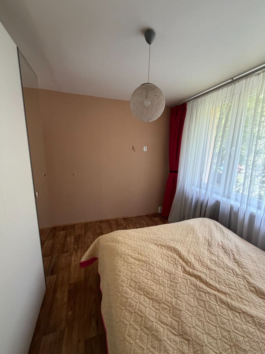 Prenájom bytu 3-izbový 55 m², Českolipská, Praha, Praha Prenájom bytu 3-izbový 55 m², Českolipská, Praha, Praha