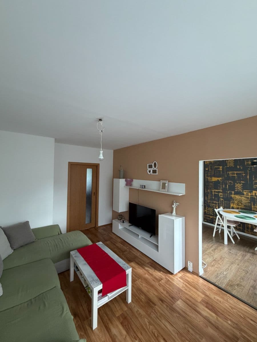 Prenájom bytu 3-izbový 55 m², Českolipská, Praha, Praha Prenájom bytu 3-izbový 55 m², Českolipská, Praha, Praha