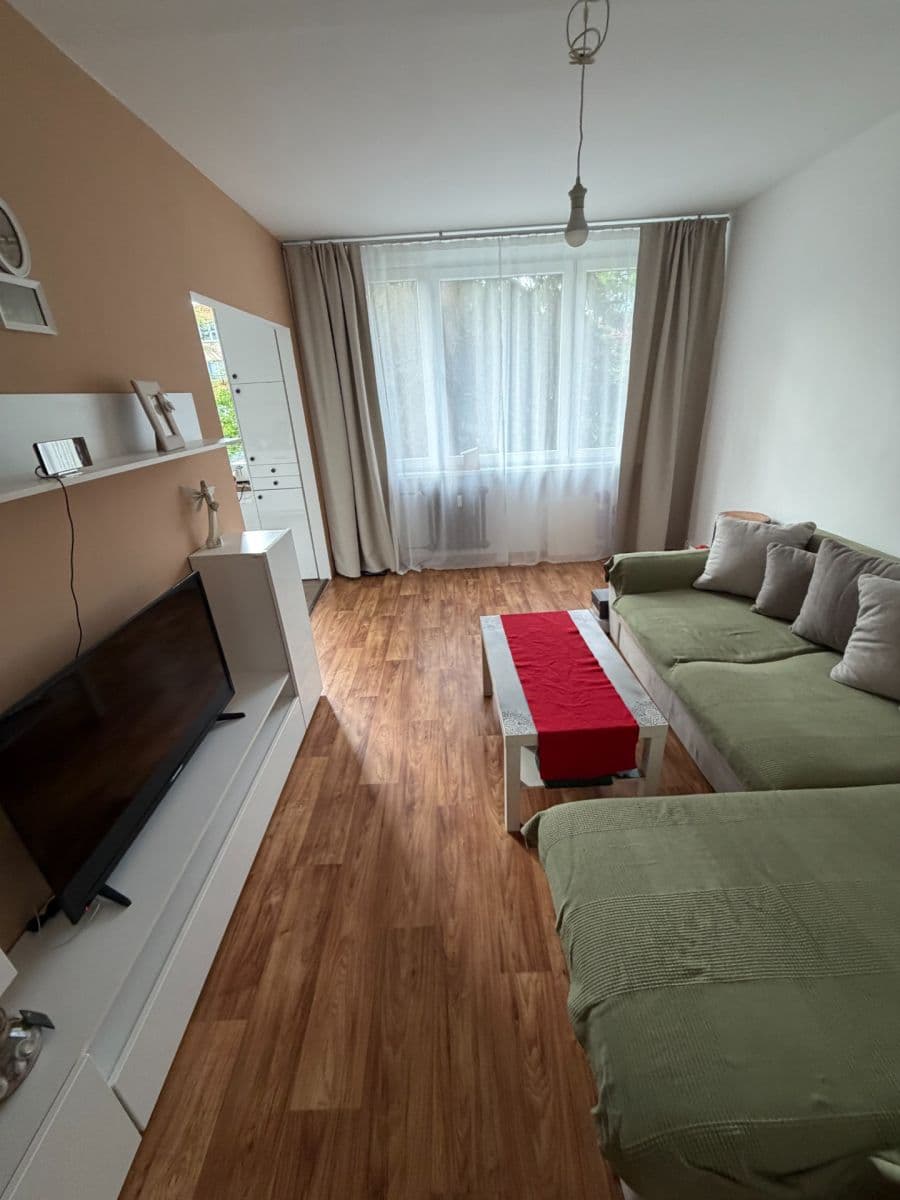 Prenájom bytu 3-izbový 55 m², Českolipská, Praha, Praha Prenájom bytu 3-izbový 55 m², Českolipská, Praha, Praha