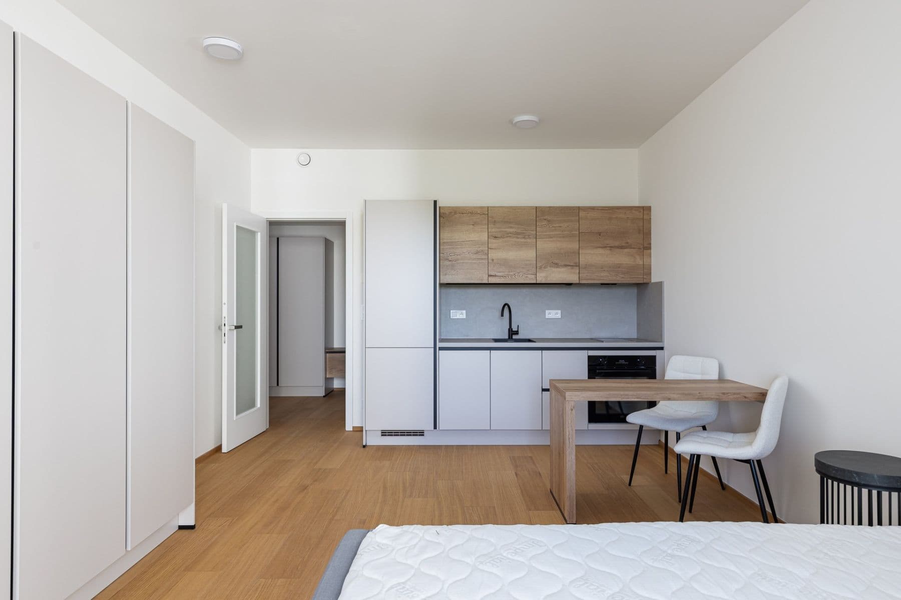Prenájom bytu 1-izbový 36 m², V třešňovce, Praha, Praha Prenájom bytu 1-izbový 36 m², V třešňovce, Praha, Praha