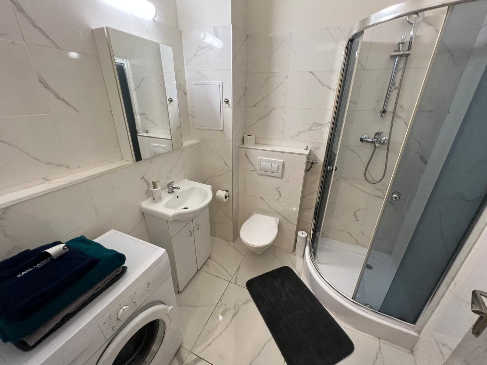Prenájom bytu 1-izbový 36 m², Krakovská, Praha, Praha Prenájom bytu 1-izbový 36 m², Krakovská, Praha, Praha