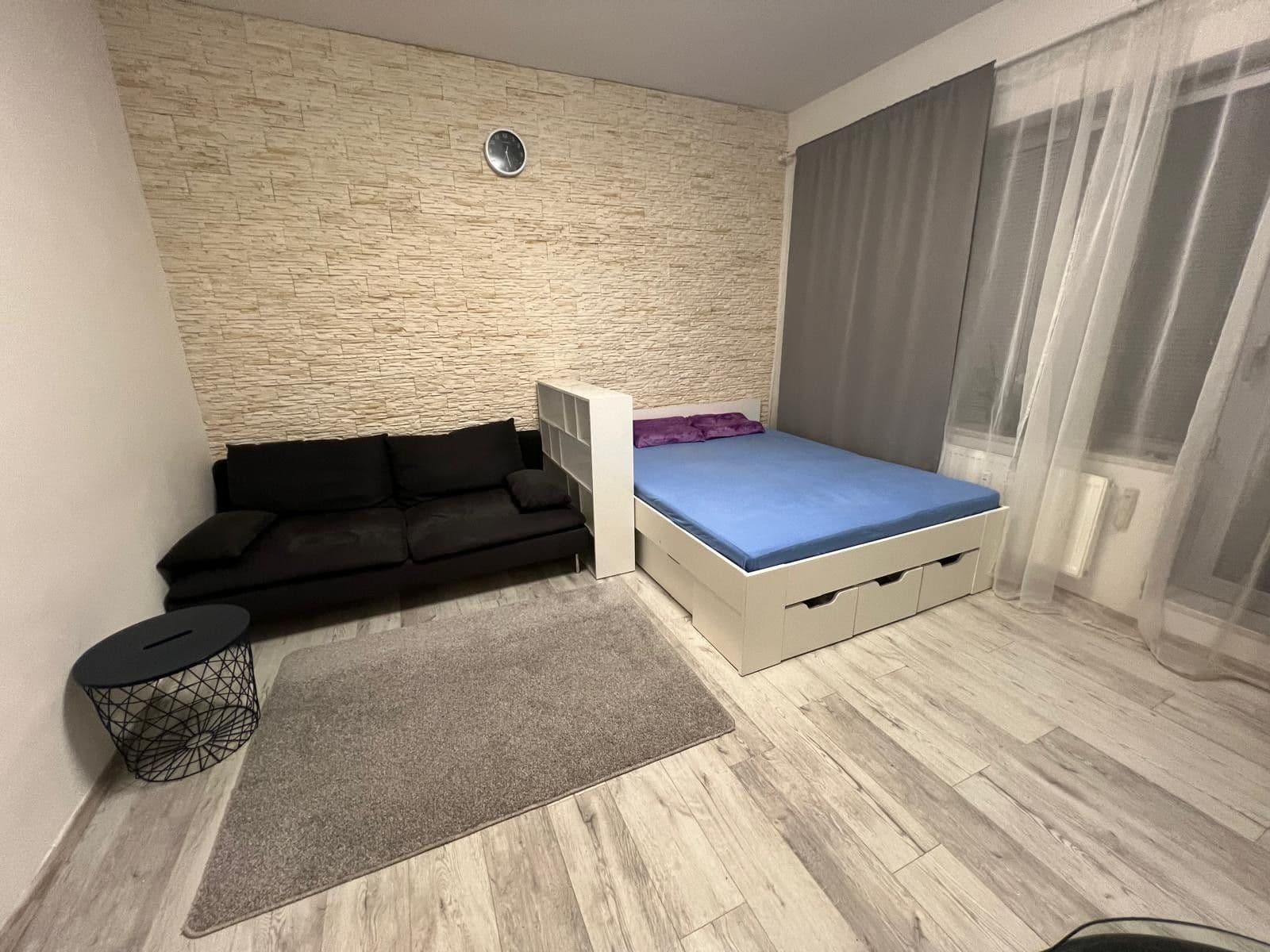 Prenájom bytu 1-izbový 36 m², Krakovská, Praha, Praha Prenájom bytu 1-izbový 36 m², Krakovská, Praha, Praha