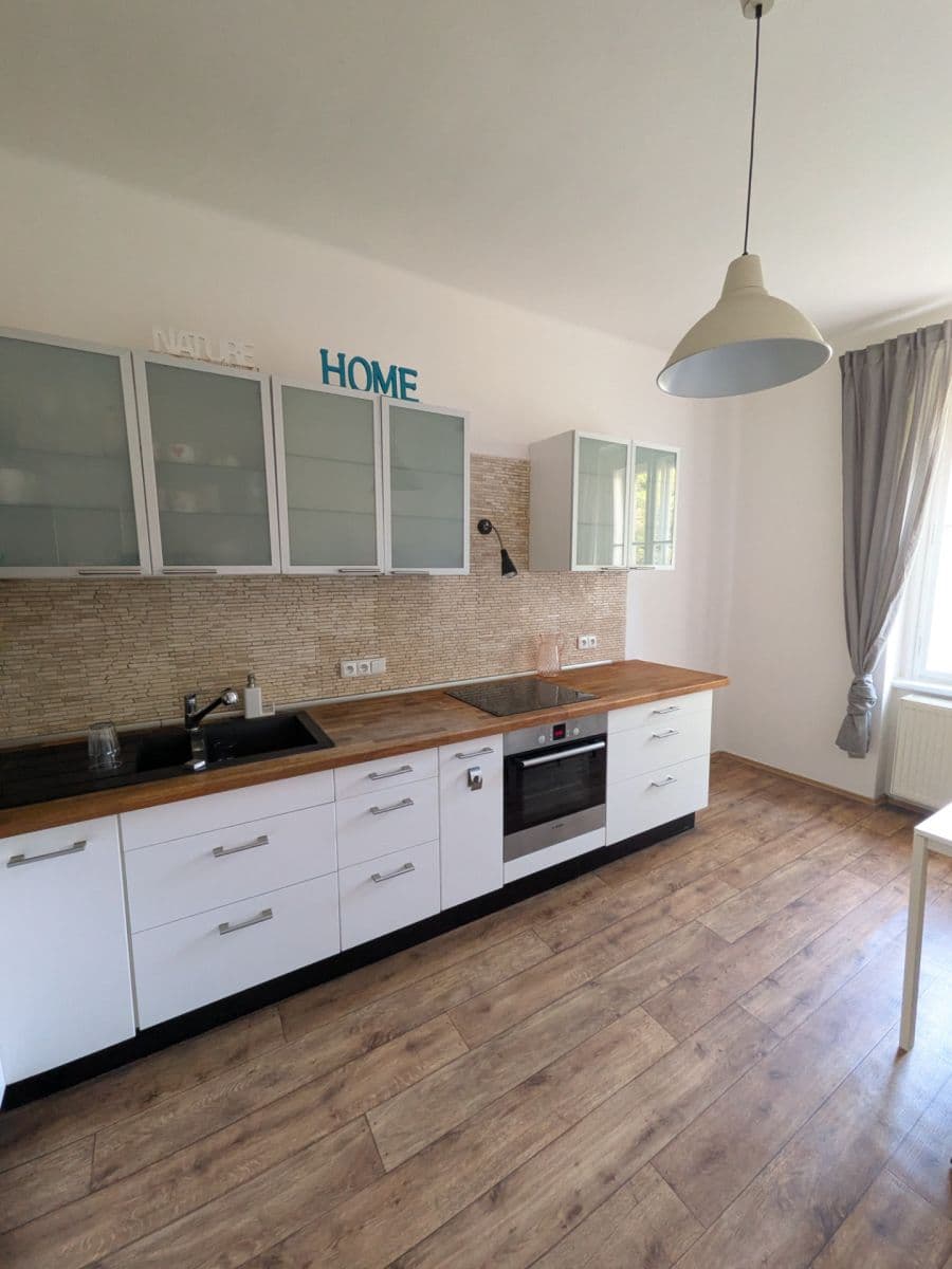 Prenájom bytu 2-izbový 50 m², Rooseveltova, Praha, Praha Prenájom bytu 2-izbový 50 m², Rooseveltova, Praha, Praha