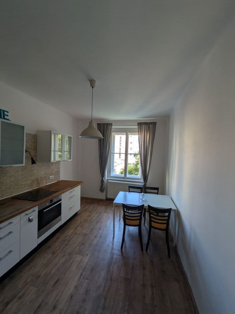 Prenájom bytu 2-izbový 50 m², Rooseveltova, Praha, Praha Prenájom bytu 2-izbový 50 m², Rooseveltova, Praha, Praha