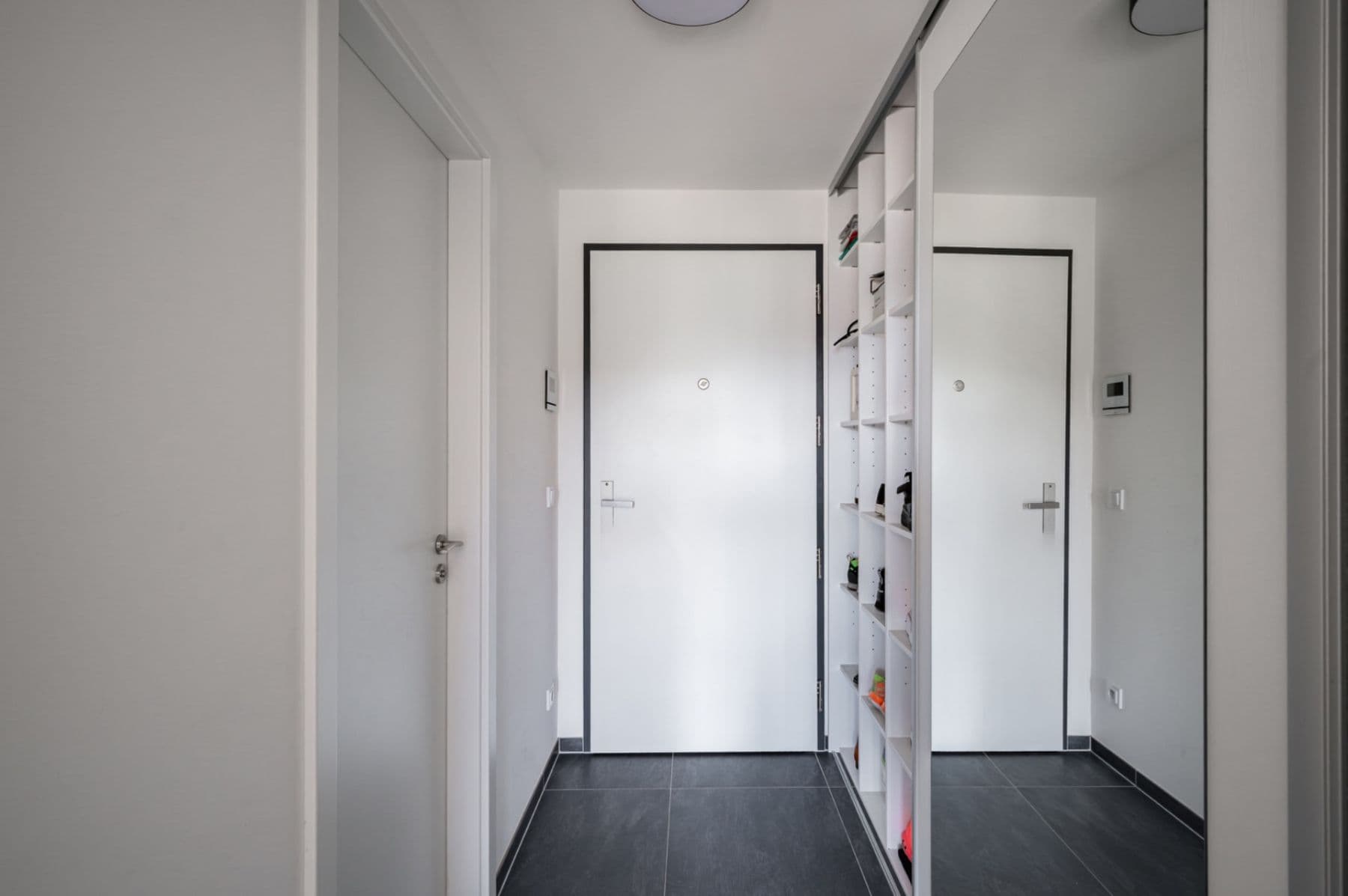 Predaj bytu 1-izbový 33 m², Mezi Vodami, Praha, Praha Predaj bytu 1-izbový 33 m², Mezi Vodami, Praha, Praha