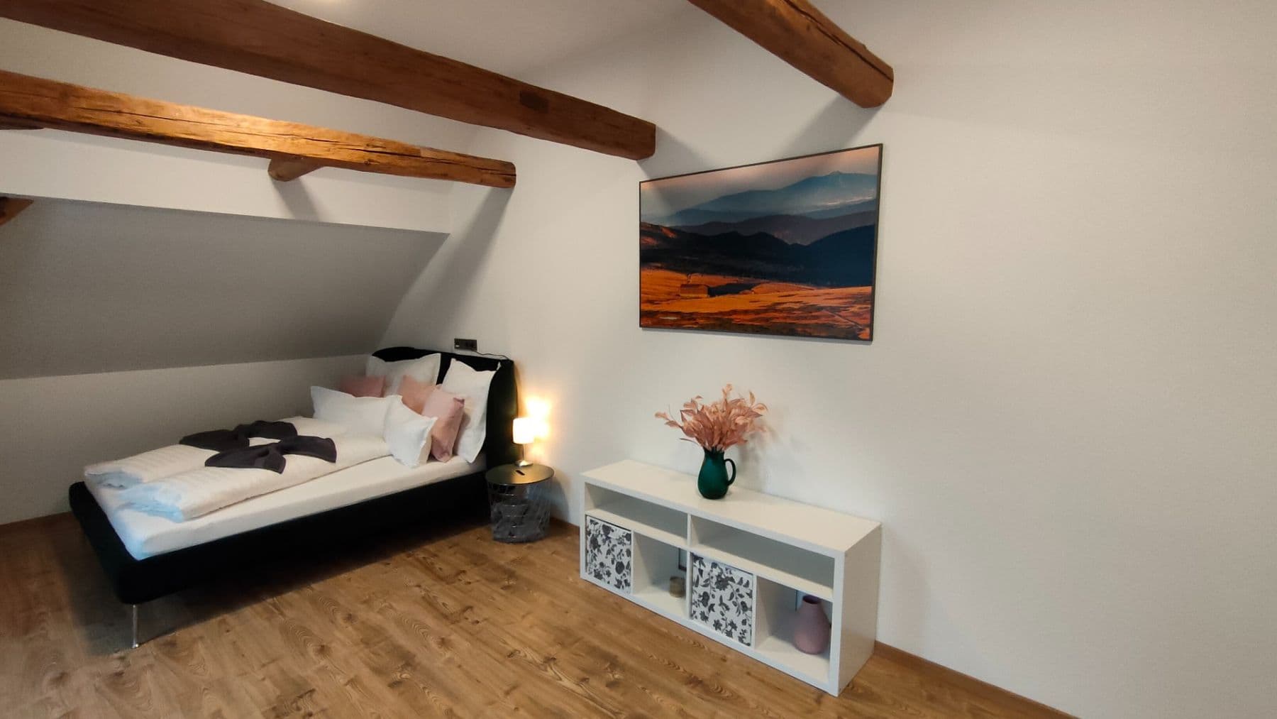 Predaj bytu 1-izbový 38 m², Staré Buky, Královéhradecký kraj Predaj bytu 1-izbový 38 m², Staré Buky, Královéhradecký kraj