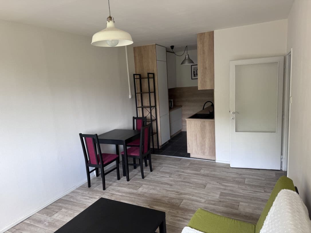 Prenájom bytu 2-izbový 50 m², Kytlická, Praha, Praha Prenájom bytu 2-izbový 50 m², Kytlická, Praha, Praha
