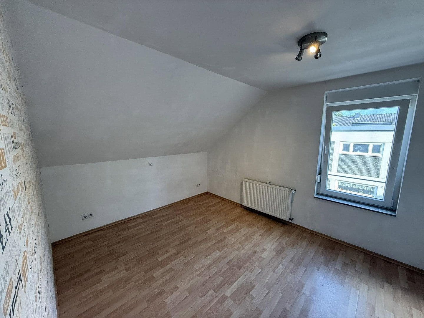Prenájom bytu 2-izbový 68 m², Krefeld, Severné Porýnie - Westfálsko Prenájom bytu 2-izbový 68 m², Krefeld, Severné Porýnie - Westfálsko