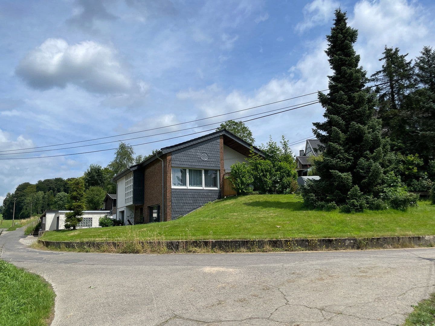 Prenájom domu 115 m², pozemek 1.850 m², Bergisch Gladbach, Severné Porýnie - Westfálsko Prenájom domu 115 m², pozemek 1.850 m², Bergisch Gladbach, Severné Porýnie - Westfálsko