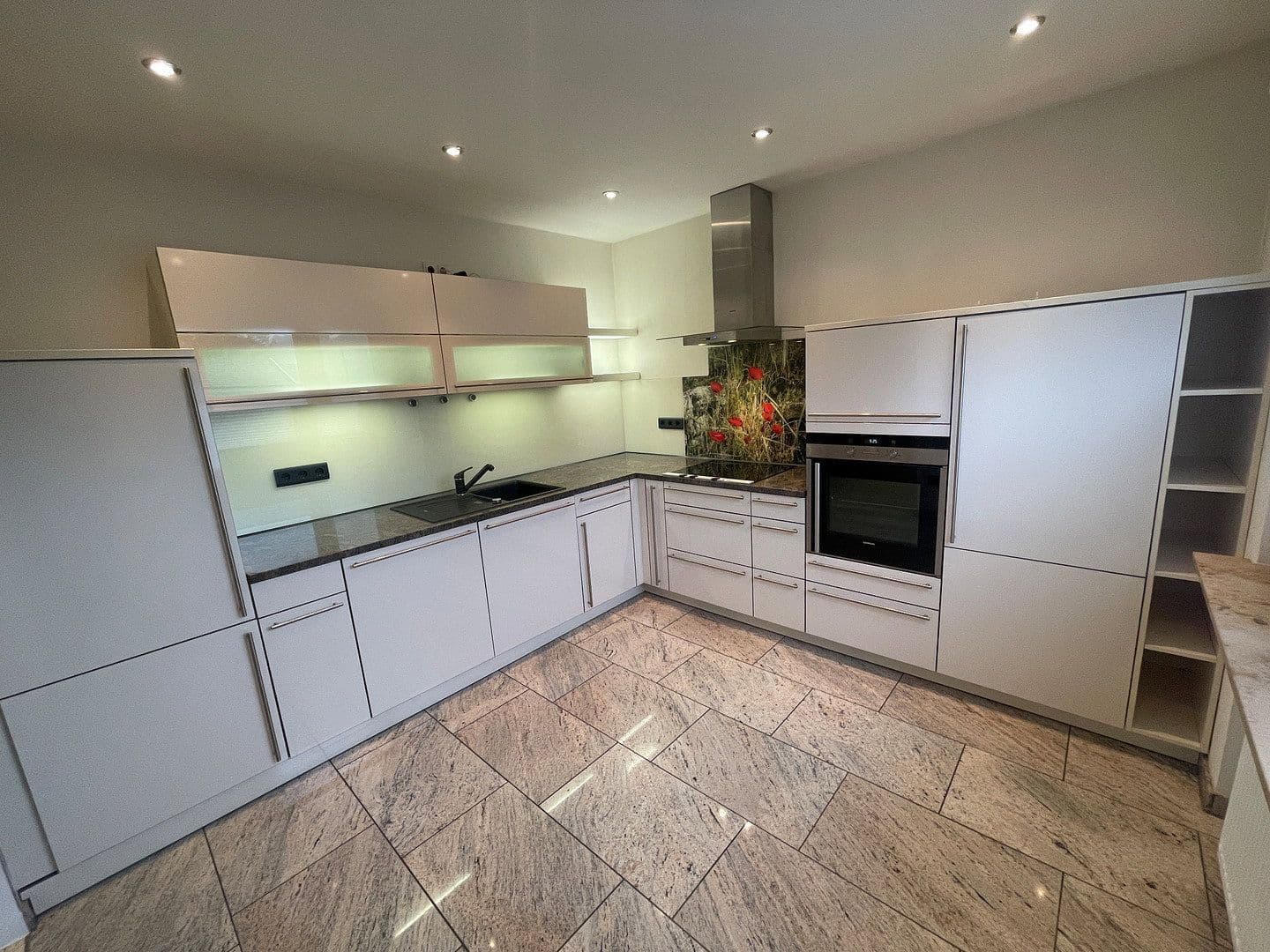 Prenájom domu 115 m², pozemek 1.850 m², Bergisch Gladbach, Severné Porýnie - Westfálsko Prenájom domu 115 m², pozemek 1.850 m², Bergisch Gladbach, Severné Porýnie - Westfálsko