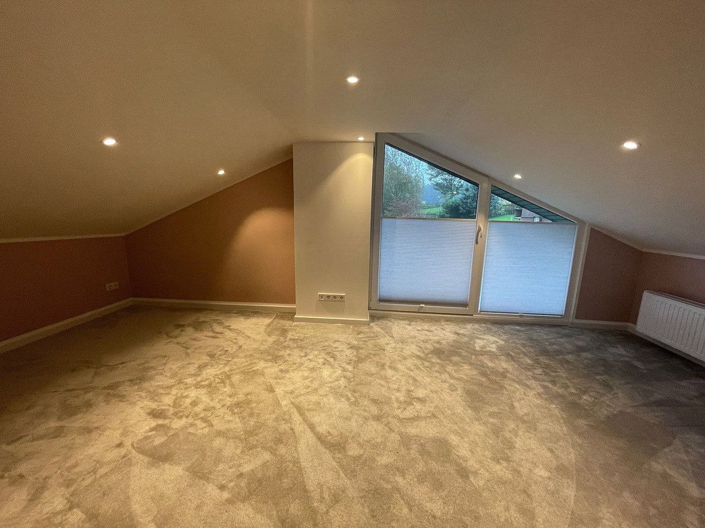 Prenájom domu 115 m², pozemek 1.850 m², Bergisch Gladbach, Severné Porýnie - Westfálsko Prenájom domu 115 m², pozemek 1.850 m², Bergisch Gladbach, Severné Porýnie - Westfálsko
