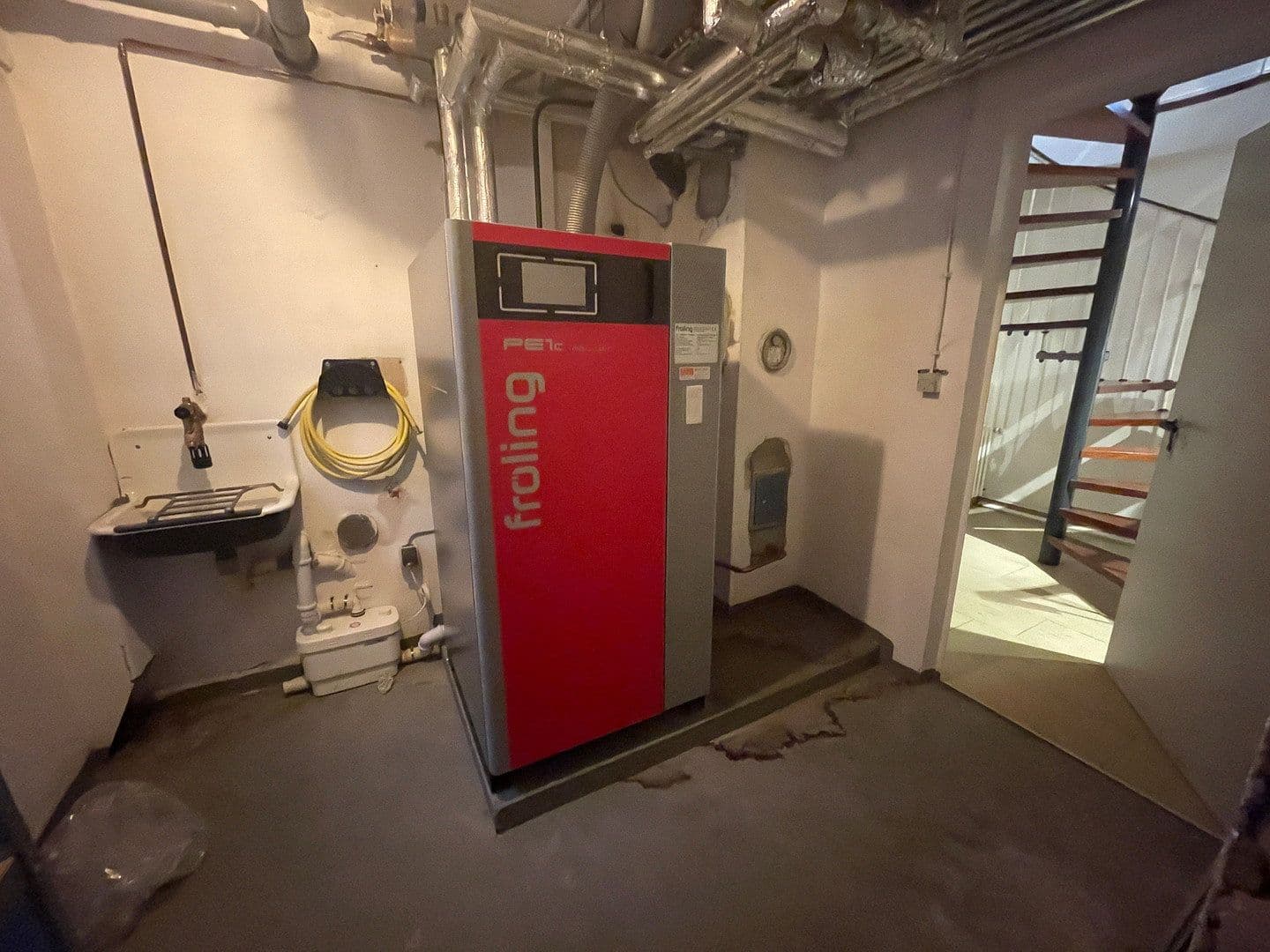 Prenájom domu 115 m², pozemek 1.850 m², Bergisch Gladbach, Severné Porýnie - Westfálsko Prenájom domu 115 m², pozemek 1.850 m², Bergisch Gladbach, Severné Porýnie - Westfálsko