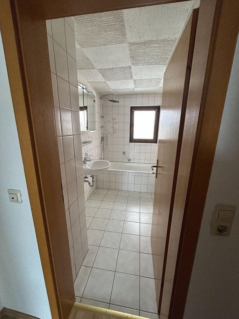 Prenájom bytu 2-izbový 60 m², Albstadt, Bádensko-Wurttembersko Prenájom bytu 2-izbový 60 m², Albstadt, Bádensko-Wurttembersko