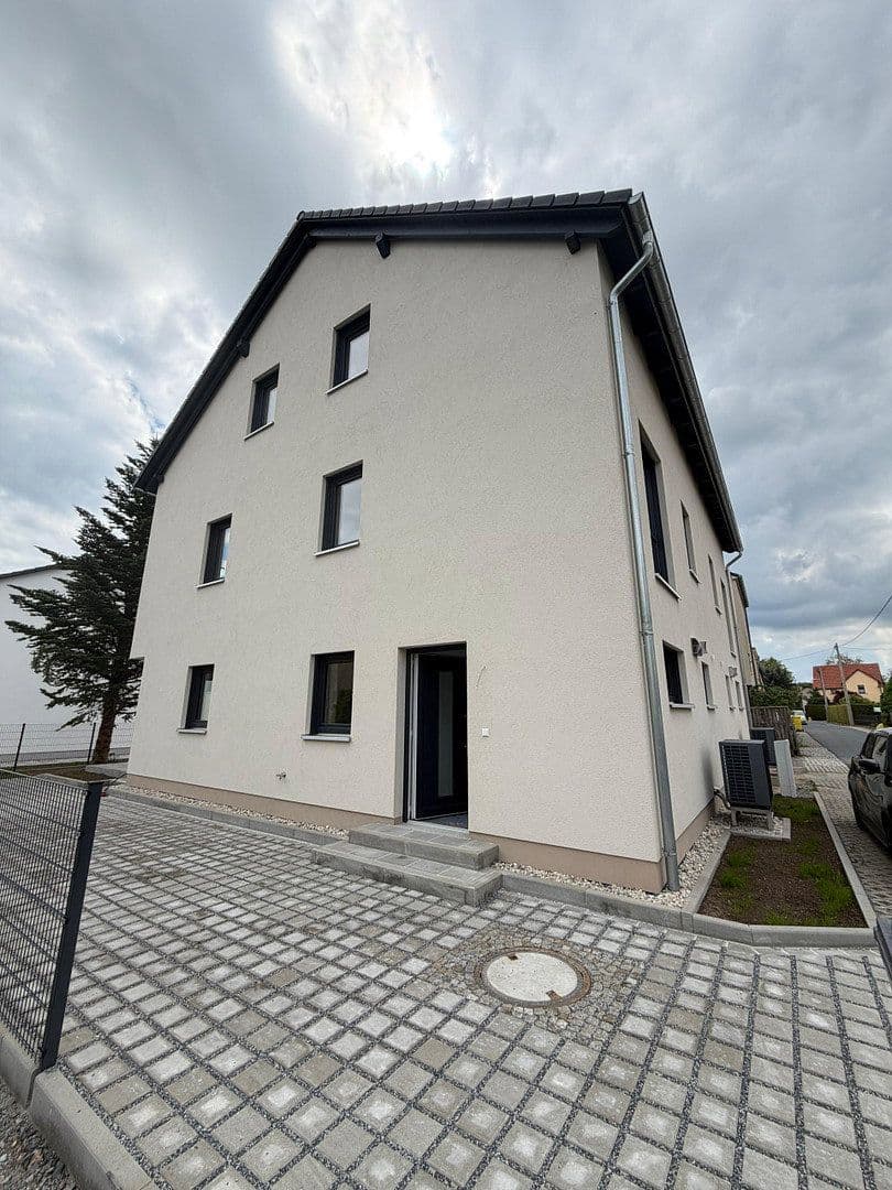 Prenájom domu 152 m², pozemek 110 m², Privatstraße, Dresden, Sasko Prenájom domu 152 m², pozemek 110 m², Privatstraße, Dresden, Sasko