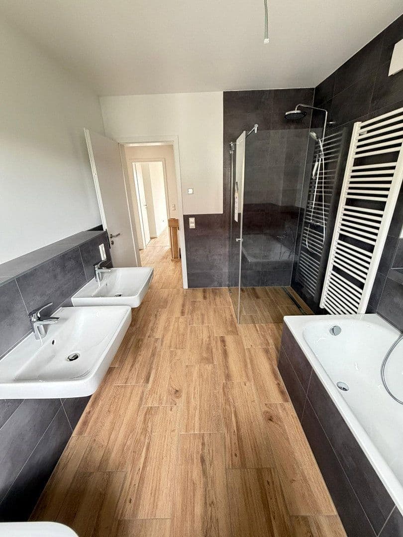Prenájom domu 152 m², pozemek 110 m², Privatstraße, Dresden, Sasko Prenájom domu 152 m², pozemek 110 m², Privatstraße, Dresden, Sasko