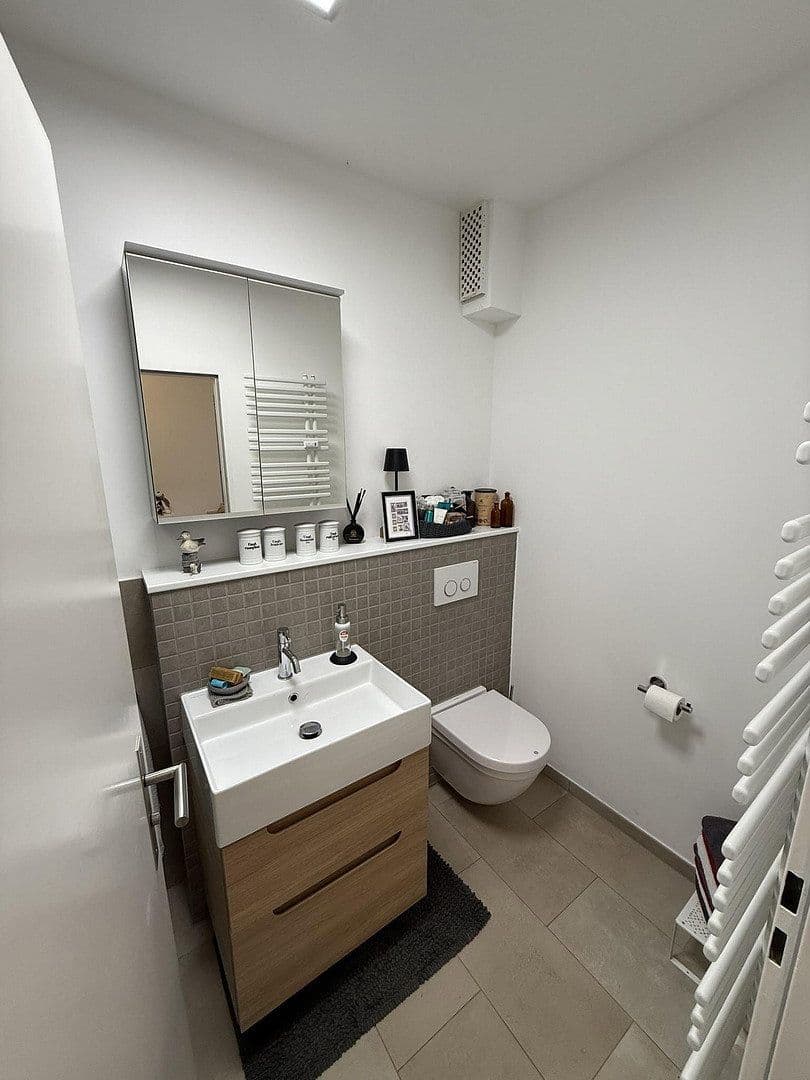 Prenájom bytu 3-izbový 85 m², Nierster Str. 14a, Meerbusch, Severné Porýnie - Westfálsko Prenájom bytu 3-izbový 85 m², Nierster Str. 14a, Meerbusch, Severné Porýnie - Westfálsko