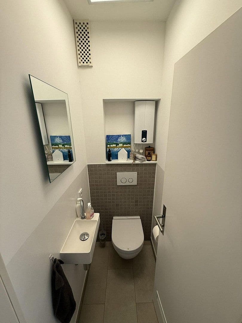 Prenájom bytu 3-izbový 85 m², Nierster Str. 14a, Meerbusch, Severné Porýnie - Westfálsko Prenájom bytu 3-izbový 85 m², Nierster Str. 14a, Meerbusch, Severné Porýnie - Westfálsko