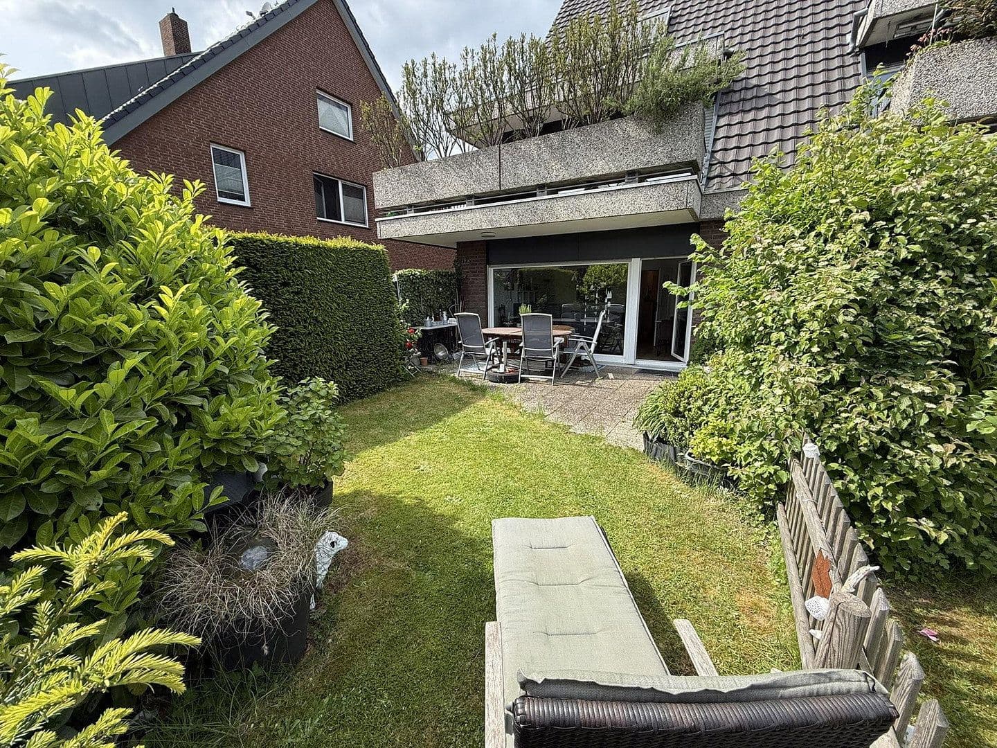 Prenájom bytu 3-izbový 85 m², Nierster Str. 14a, Meerbusch, Severné Porýnie - Westfálsko Prenájom bytu 3-izbový 85 m², Nierster Str. 14a, Meerbusch, Severné Porýnie - Westfálsko