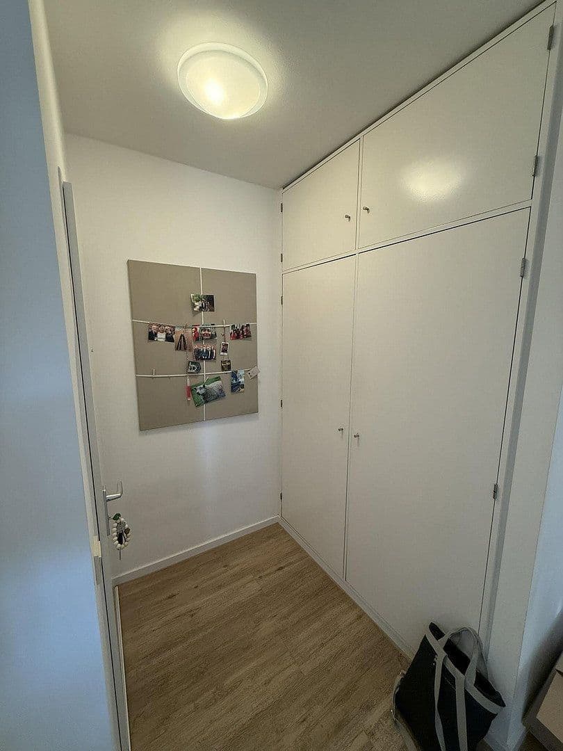 Prenájom bytu 3-izbový 85 m², Nierster Str. 14a, Meerbusch, Severné Porýnie - Westfálsko Prenájom bytu 3-izbový 85 m², Nierster Str. 14a, Meerbusch, Severné Porýnie - Westfálsko