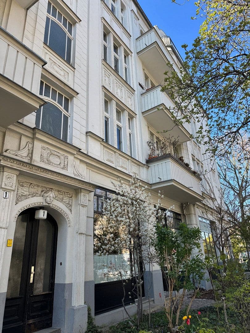 Prenájom bytu 5-izbový 165 m², Sieglindestraße 1, Berlin, Berlín Prenájom bytu 5-izbový 165 m², Sieglindestraße 1, Berlin, Berlín