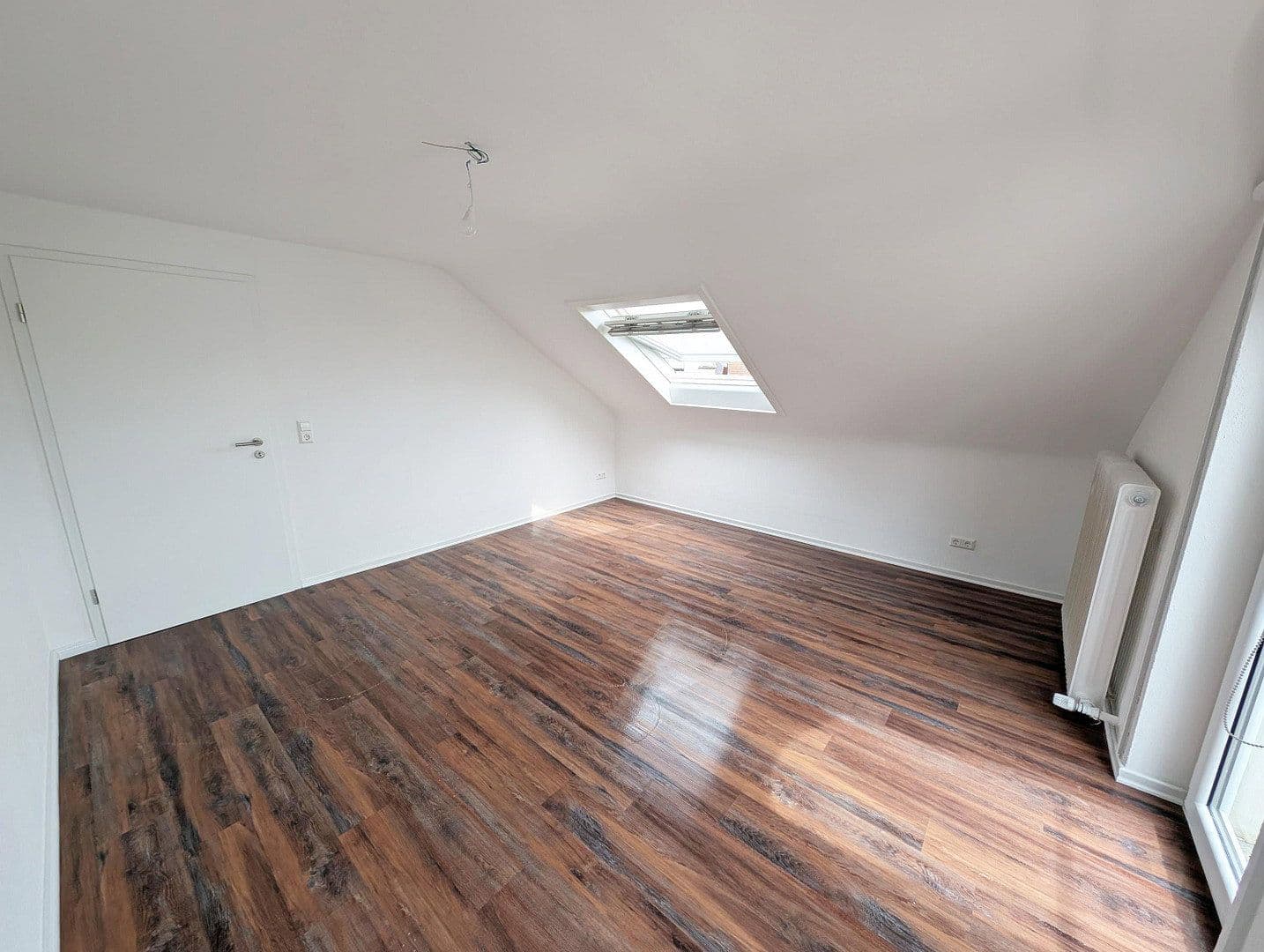 Prenájom bytu 3-izbový 77 m², Filderstadt, Bádensko-Wurttembersko Prenájom bytu 3-izbový 77 m², Filderstadt, Bádensko-Wurttembersko