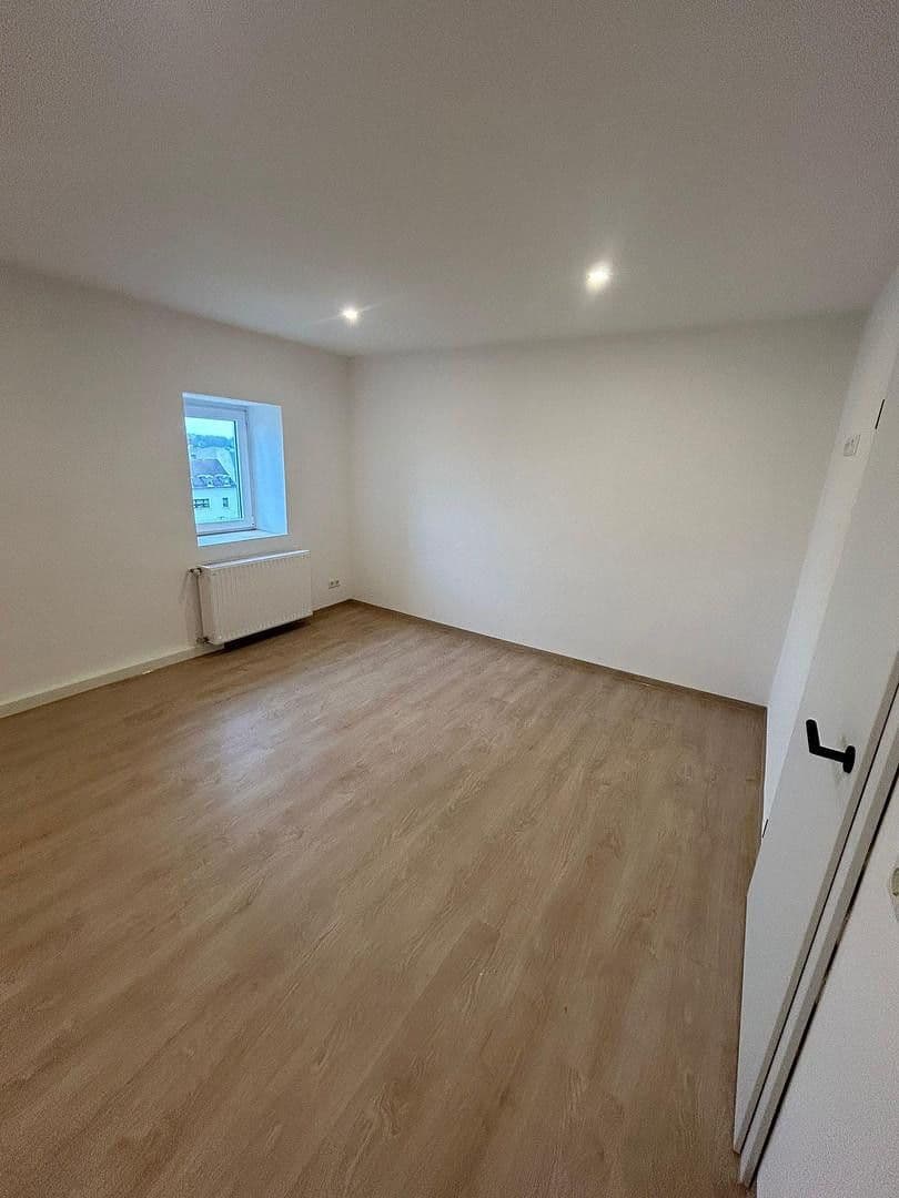 Prenájom bytu 3-izbový 84 m², Chemnitzer Str. 72, Meerane, Sasko Prenájom bytu 3-izbový 84 m², Chemnitzer Str. 72, Meerane, Sasko