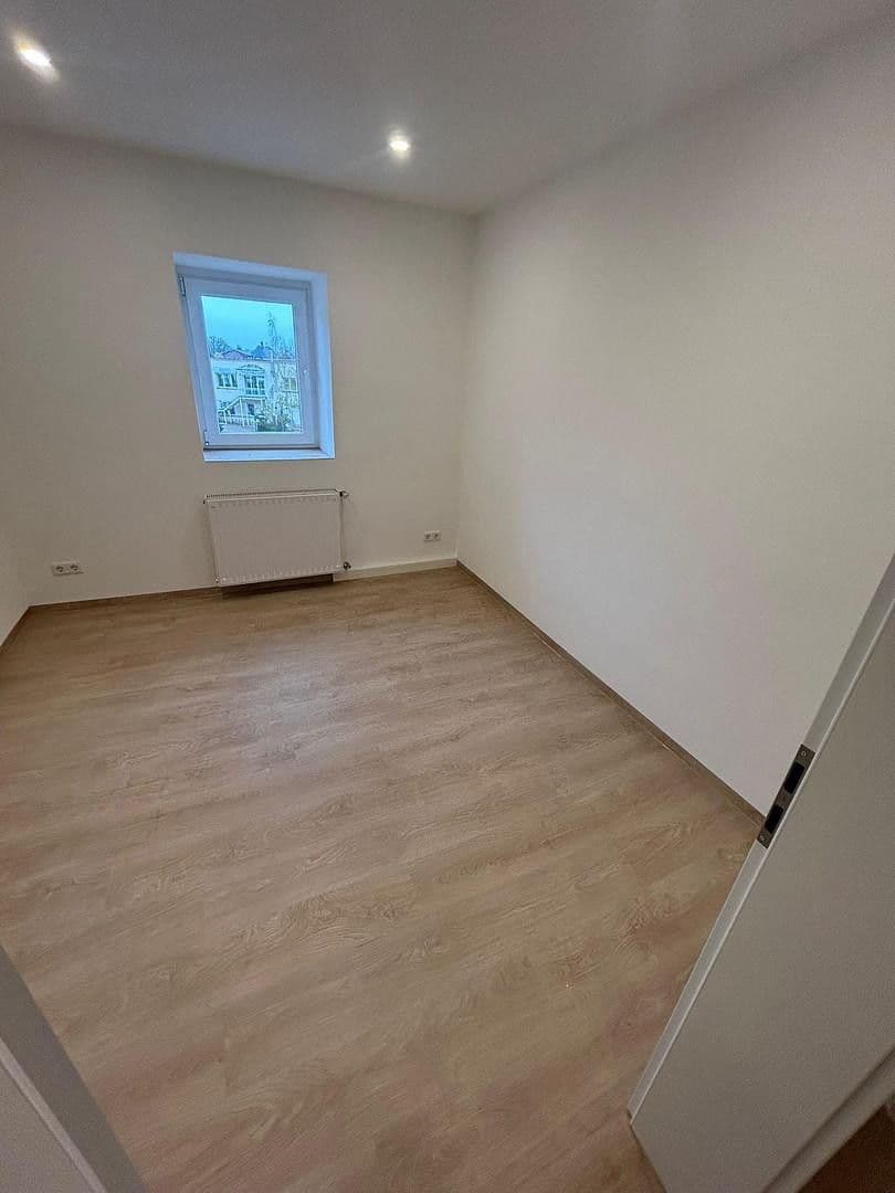 Prenájom bytu 3-izbový 84 m², Chemnitzer Str. 72, Meerane, Sasko Prenájom bytu 3-izbový 84 m², Chemnitzer Str. 72, Meerane, Sasko