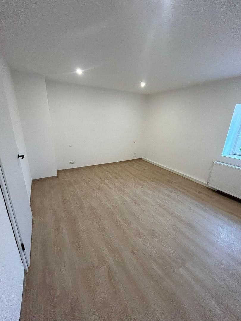 Prenájom bytu 3-izbový 84 m², Chemnitzer Str. 72, Meerane, Sasko Prenájom bytu 3-izbový 84 m², Chemnitzer Str. 72, Meerane, Sasko