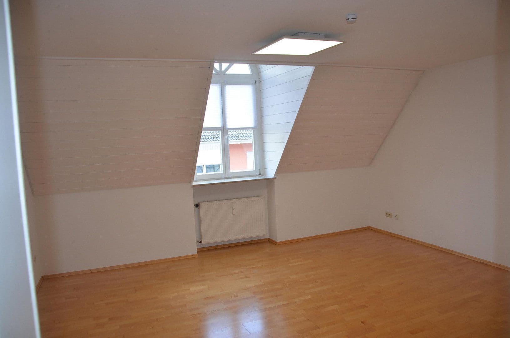 Prenájom bytu 5-izbový 220 m², Donaueschingen, Bádensko-Wurttembersko Prenájom bytu 5-izbový 220 m², Donaueschingen, Bádensko-Wurttembersko