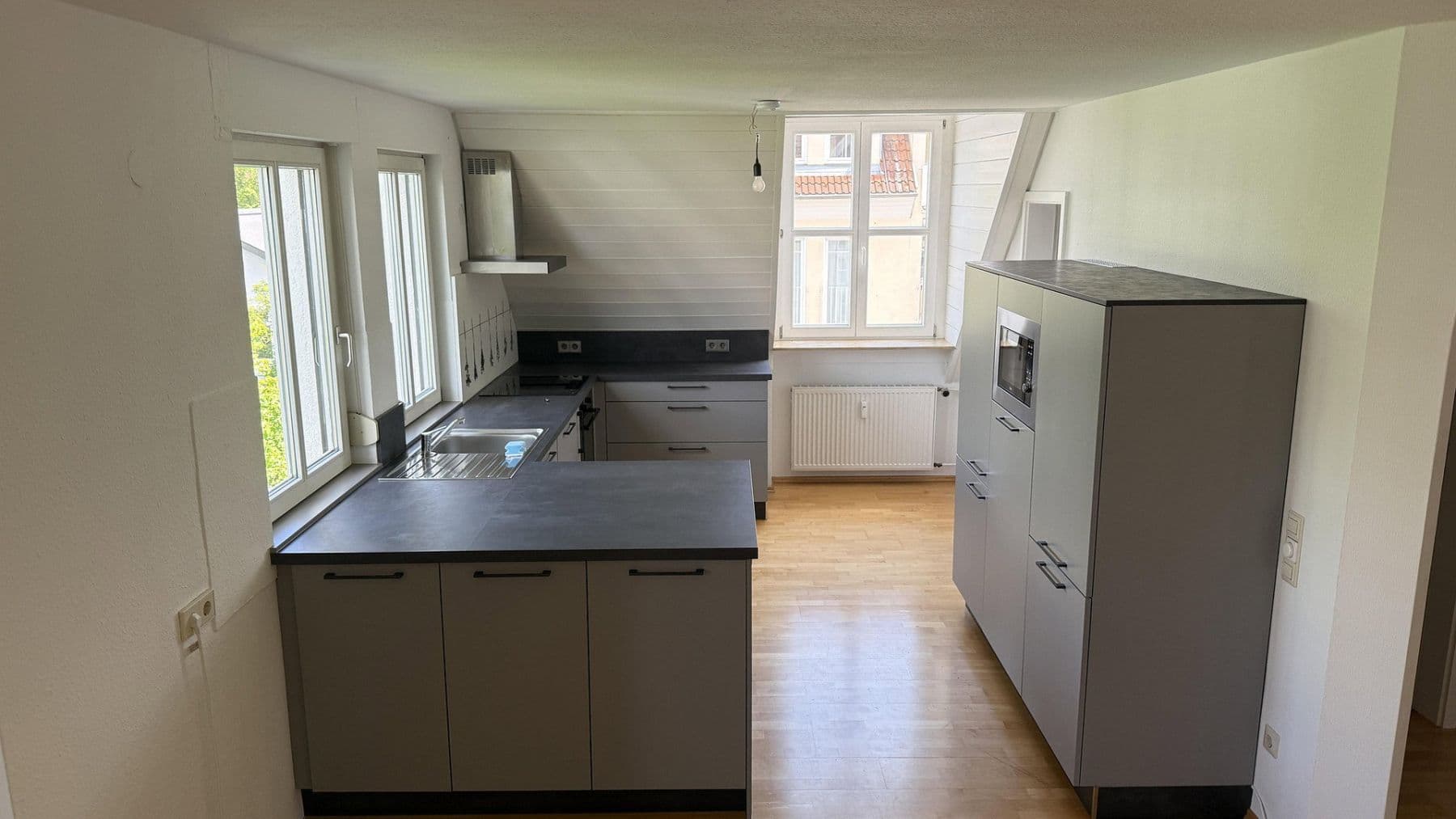 Prenájom bytu 5-izbový 220 m², Donaueschingen, Bádensko-Wurttembersko Prenájom bytu 5-izbový 220 m², Donaueschingen, Bádensko-Wurttembersko