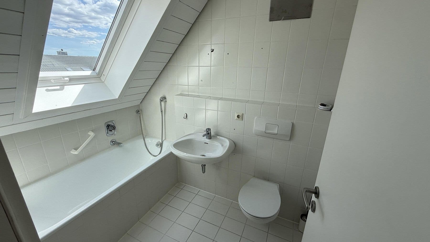 Prenájom bytu 5-izbový 220 m², Donaueschingen, Bádensko-Wurttembersko Prenájom bytu 5-izbový 220 m², Donaueschingen, Bádensko-Wurttembersko