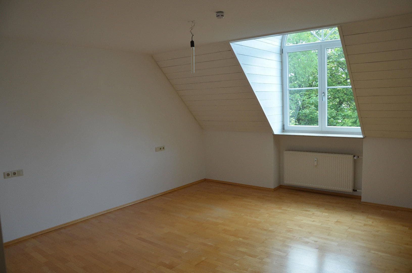 Prenájom bytu 5-izbový 220 m², Donaueschingen, Bádensko-Wurttembersko Prenájom bytu 5-izbový 220 m², Donaueschingen, Bádensko-Wurttembersko